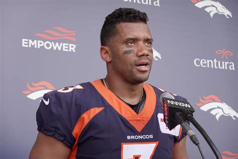 Broncos training camp rewind, Day 4: Russell Wilson inconsistent as Denver’s defense continues to shine